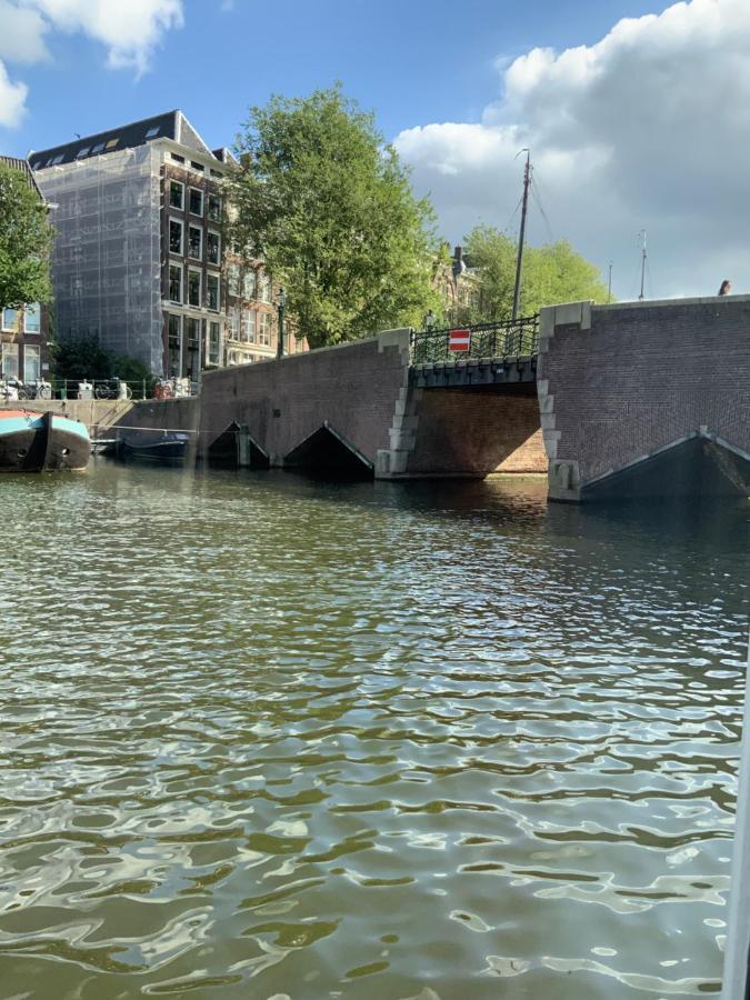 Boat No Breakfast Hotel Amsterdam Bagian luar foto