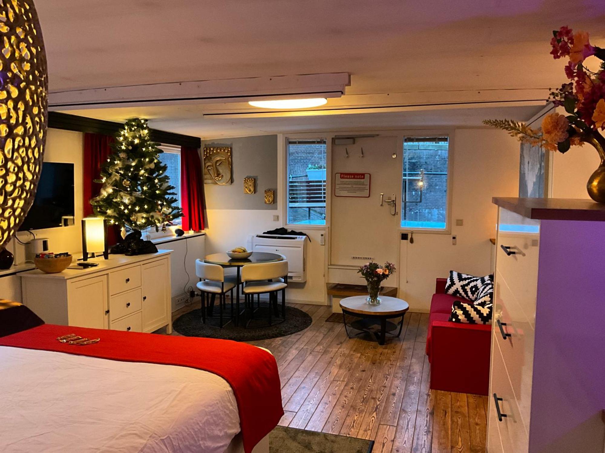 Boat No Breakfast Hotel Amsterdam Bagian luar foto